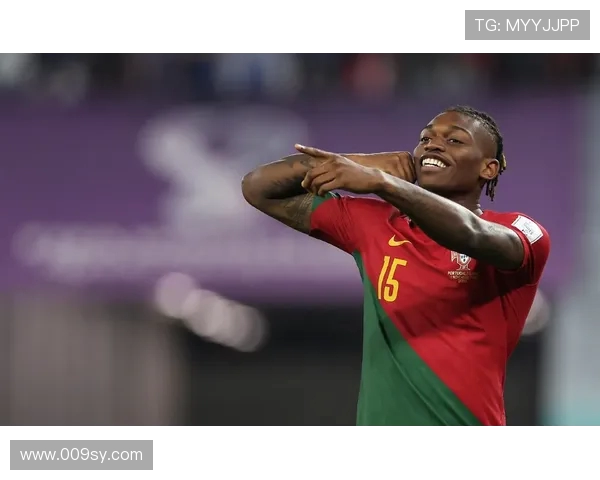 以微笑宣告归来莱奥重返训练场开启全新征程备战赛季冲击荣耀目标